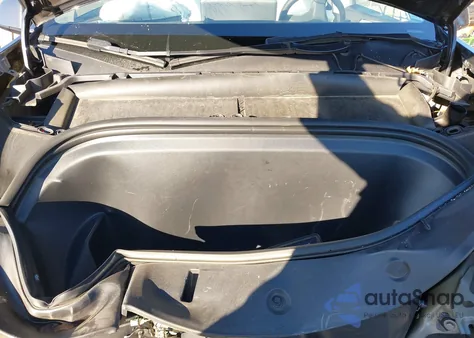 2023 Tesla Model Y Awd/Long Range Dual Motor All-Wheel Drive z USA, uszkodzony, nr VIN 7SAYGDEE9PF891902